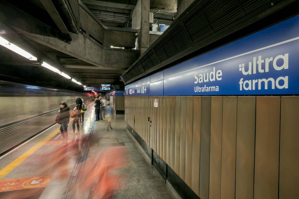 Estação Saúde, da Linha 1 - Azul, teve nome vendido para a Ultrafarma.