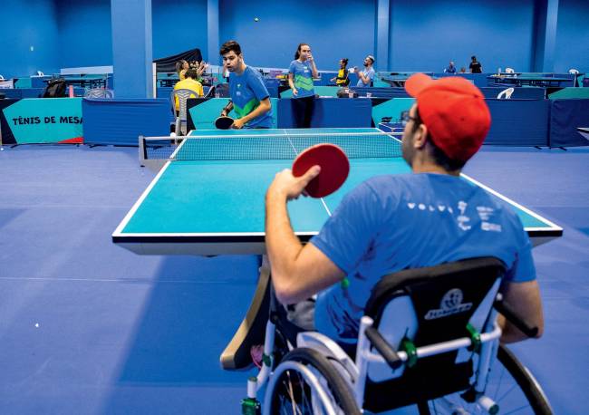 Aula de Tênis de Mesa da Escola Paralímpica de Esportes no CT Paralímpico, em São Paulo