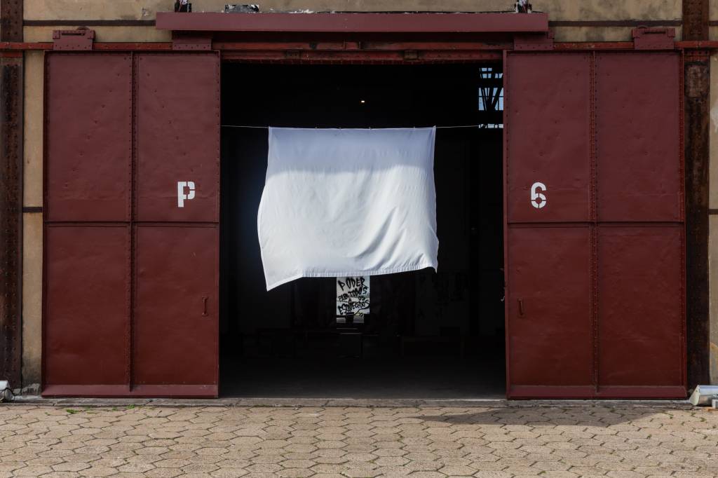 Paulistana Karola Braga é finalista de prêmio de arte olfativa em Los Angeles