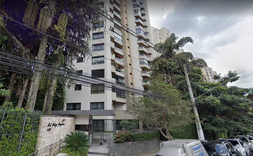Grupo armado invadiu prédio na Vila Mariana e assaltou apartamentos.