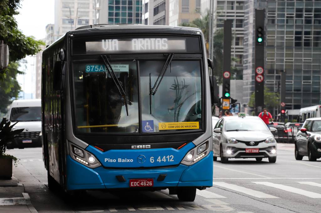 Prefeitura de SP estuda ônibus de graça aos domingos e à noite