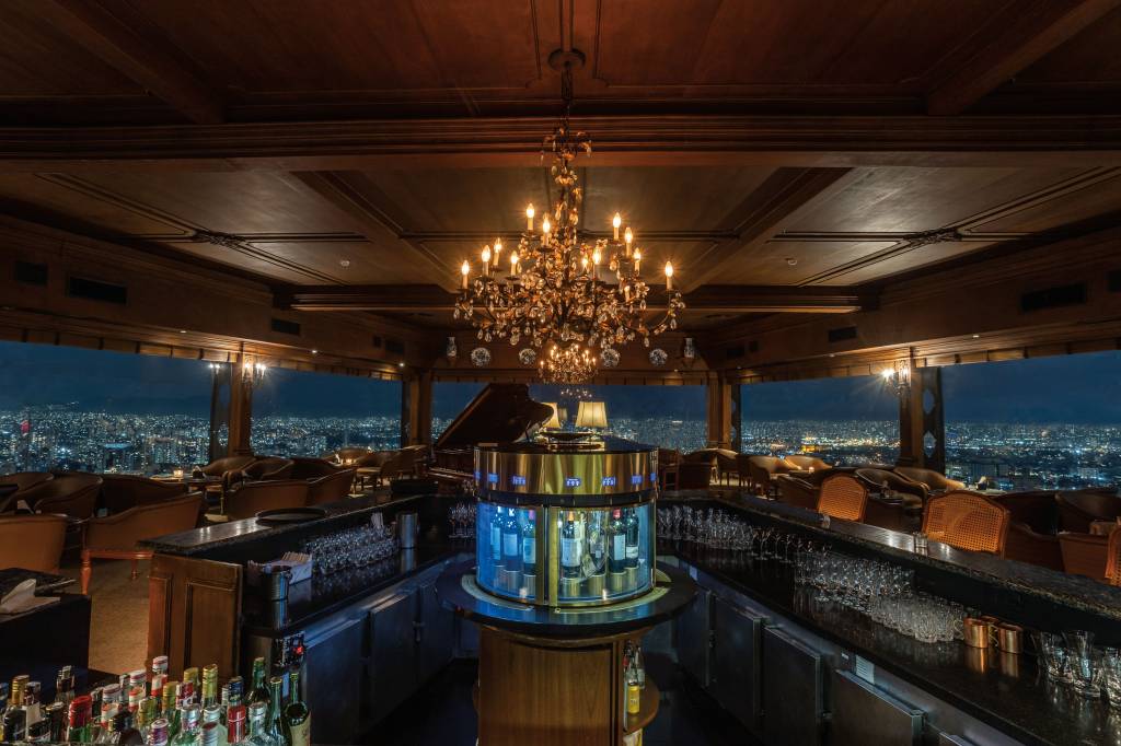 Terraço Itália ganha livro sobre história do edifício e restaurante no Centro