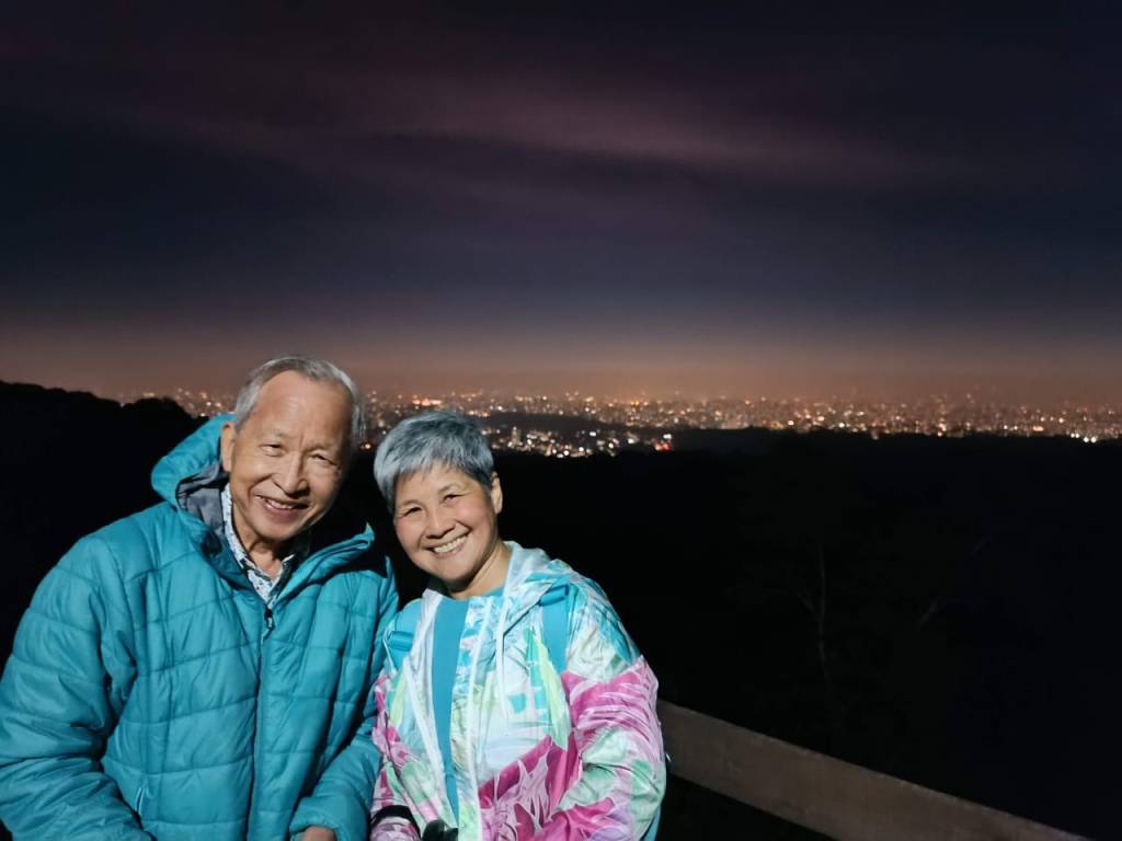 CantareiraCasal taiwaneses Liao Kao Tan Kuei (ela) e Liao Sheng Hsiung (ele), caminham há mais de 20 anos