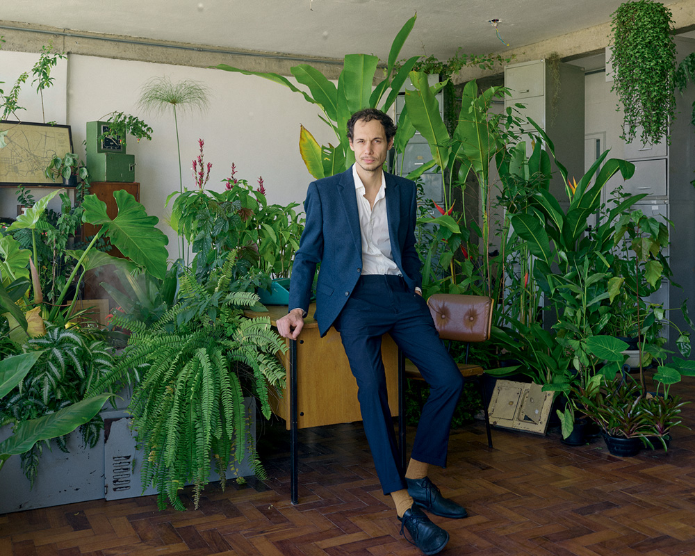 Empresário francês instala olhos gigantes em 20 prédios do Centro