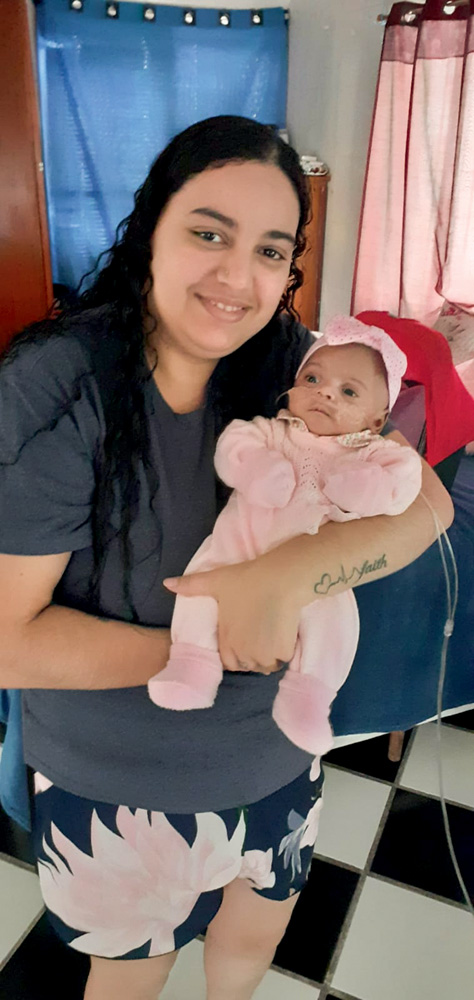 Camila e a filha Emanuelly.