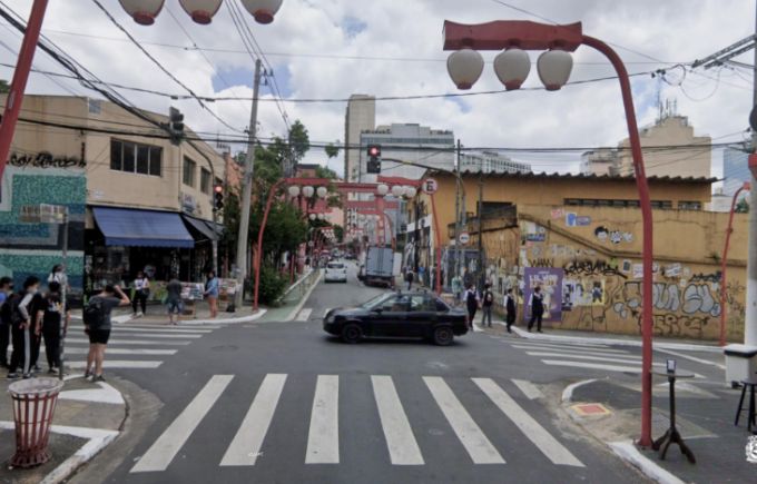 Imagem mostra como é atualmente o cruzamento das ruas Américo de Campos com a Galvão Bueno
