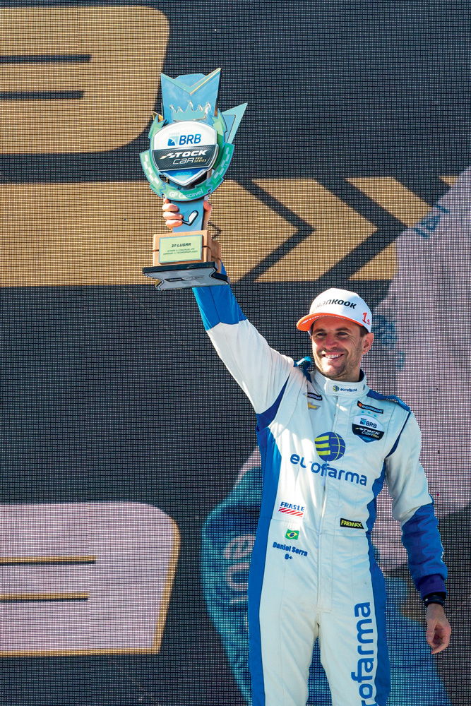 Com a vitória em Cascavel (PR) no dia 18 de junho, o piloto Daniel Serra, da equipe Eurofarma-RC, pulou para o quarto lugar no campeonato