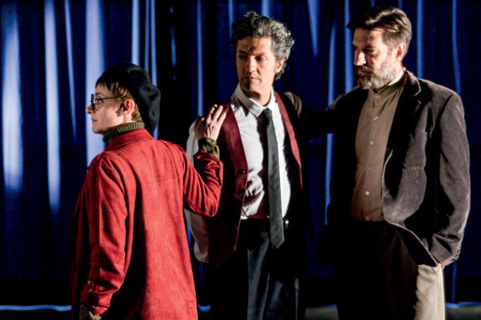 Peça se inspira em diálogo real entre Albert Camus e clérigo