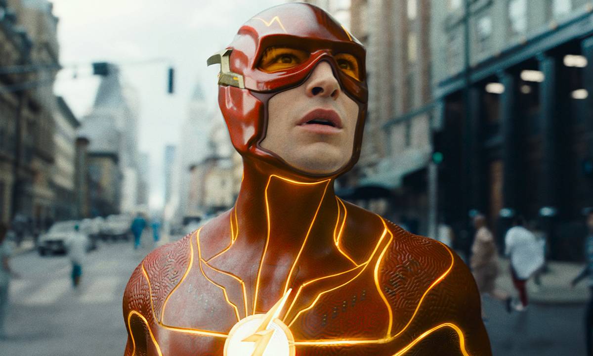 Ezra Miller reprisa papel como herói Flash em novo filme da DC