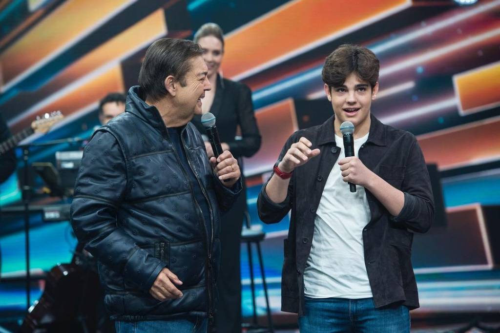 Faustão participa de programa de despedida na Band