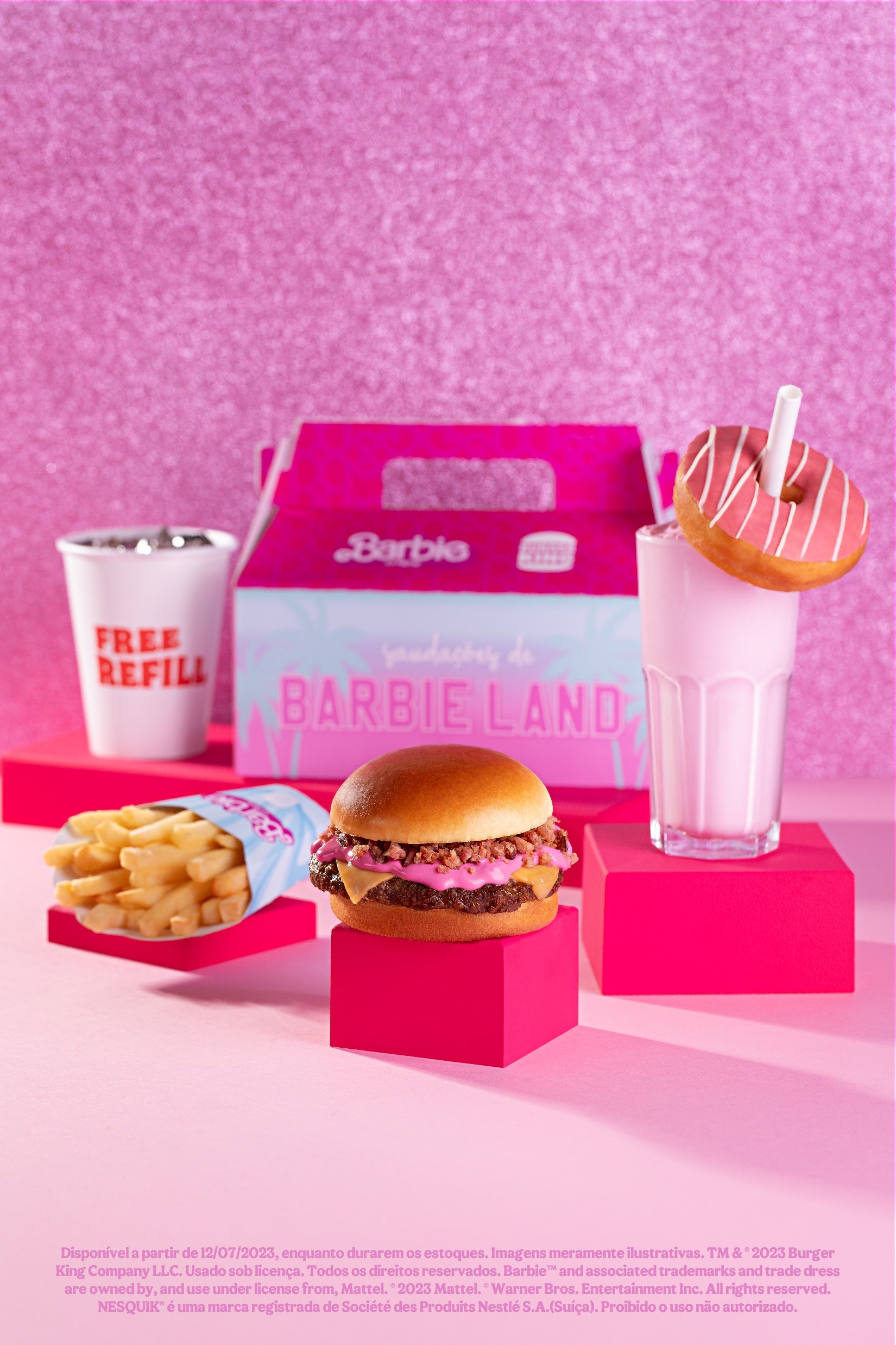 Burger King da Juscelino Kubitschek ganha decoração temática da Barbie