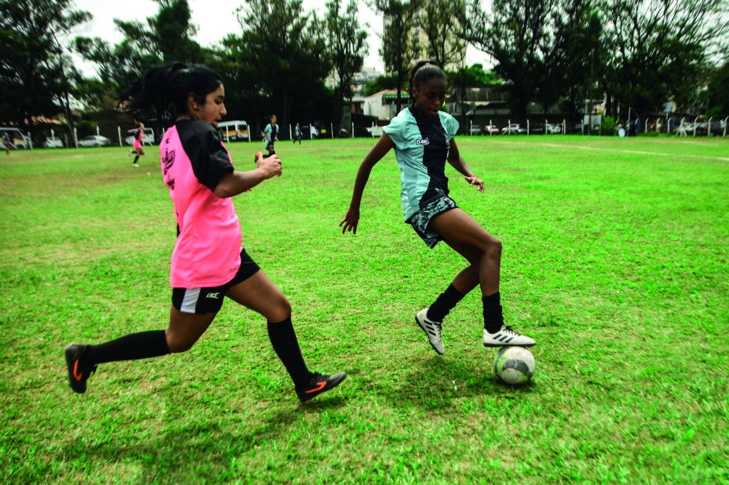 festival-feminino-varzea-futebol-mundo