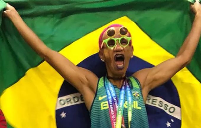 Atleta foi a primeira brasileira a vender o Gay Games de Paris, em 2018