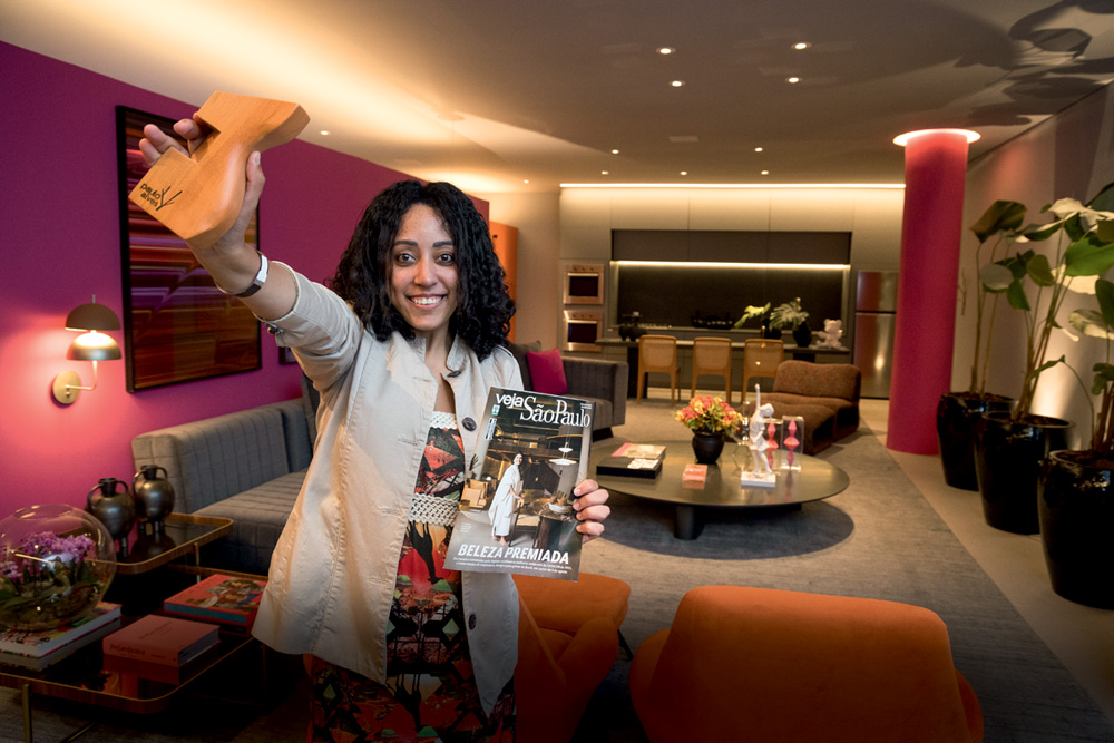 Vejinha recebe convidados em coquetel para anunciar premiação na CASACOR