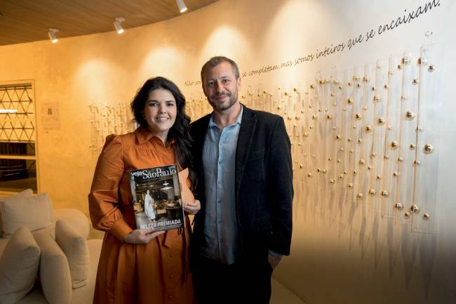Prêmio Casa Cor Foto Wanezza Soares Ticiane Lima na capa da revista e ao lado de Pedro Carvalho, editor da Vejinha