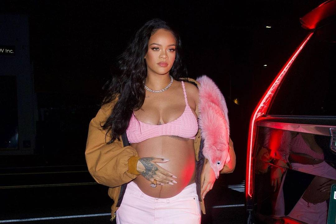 Rihanna grávida de seu primeiro filho