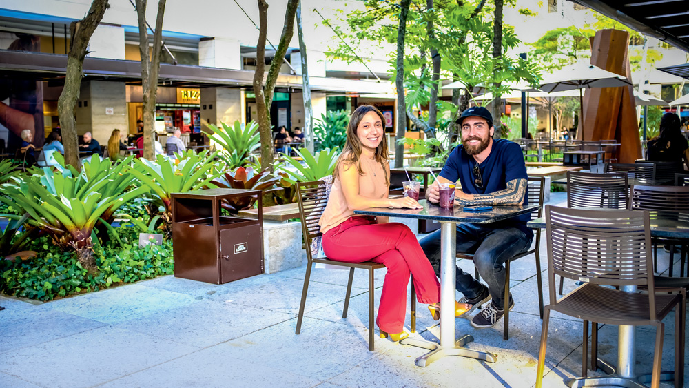 Os clientes Roberta e Felipe: “Precisa reestruturar os serviços”