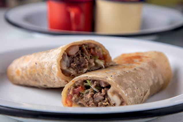 Burrito de carne assada: pedida do cardápio da Taquería La Popular