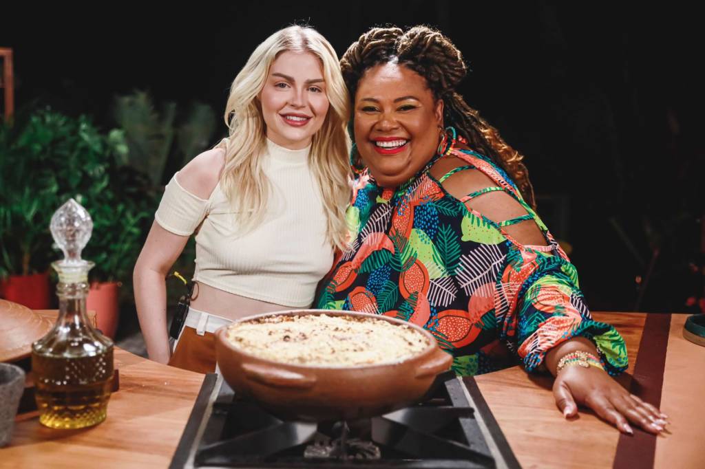 Carmem Virgínia divide o fogão do Altar Cozinha Ancestral com Luísa Sonza