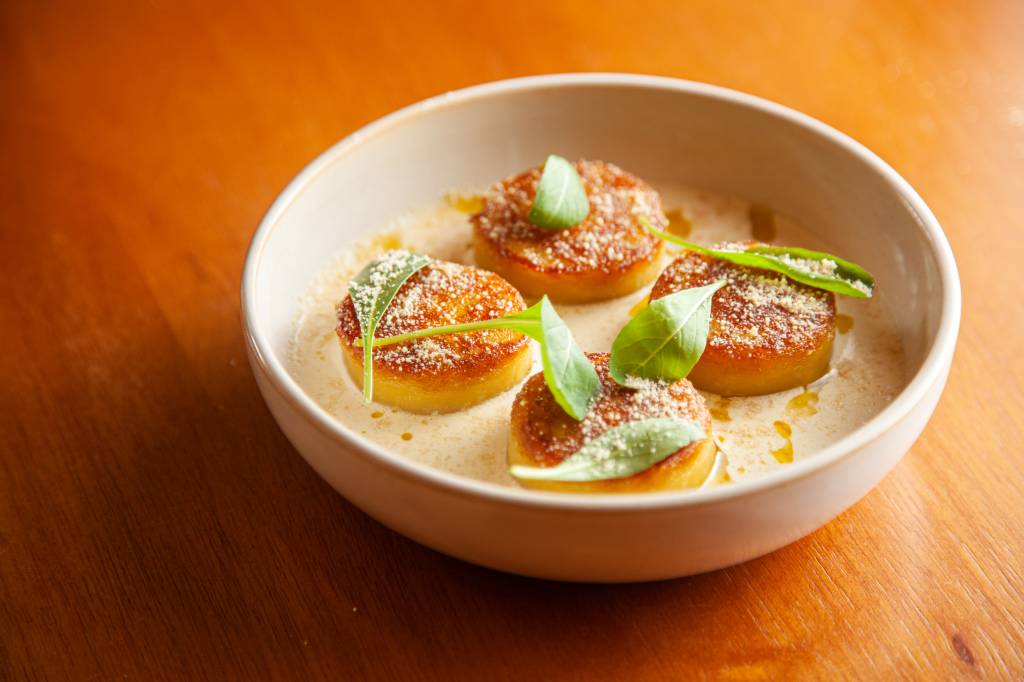 Vote nos seus endereços prediletos de 2023 no guia COMER & BEBER