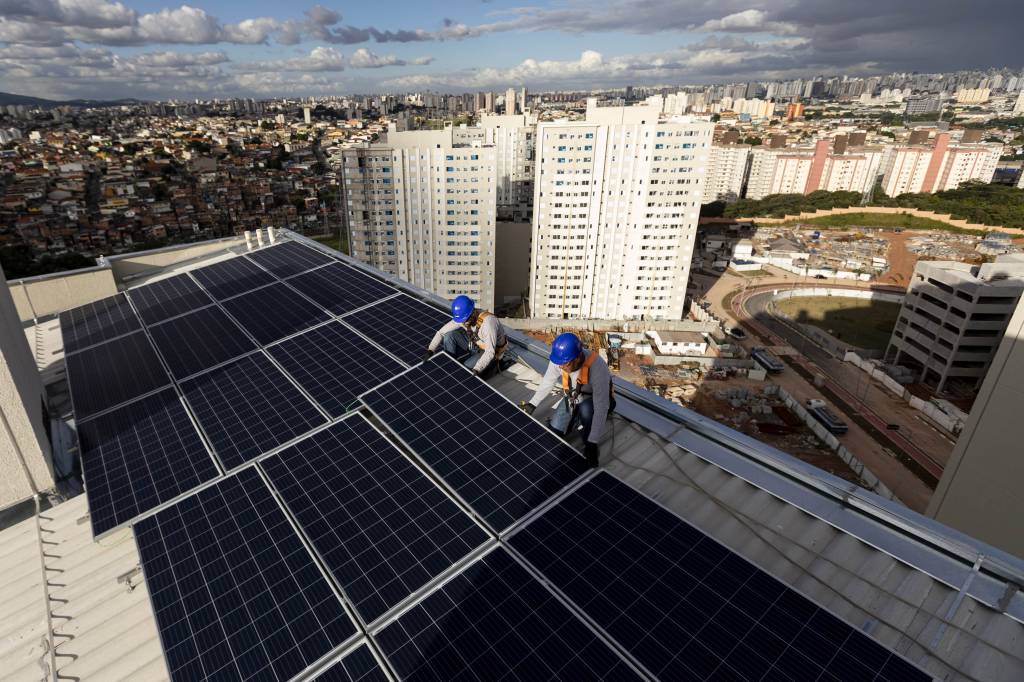 Prédios da capital também apostam em energia solar