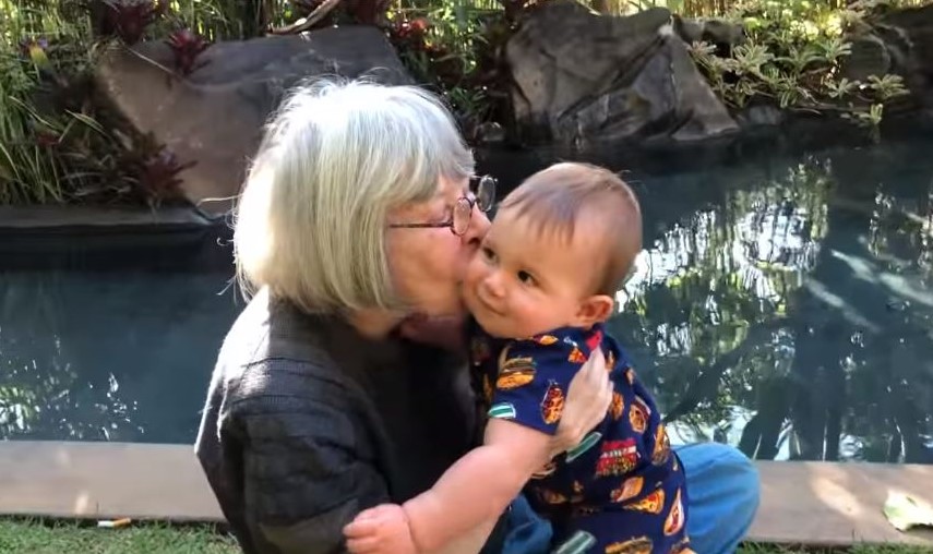 Roberto de Carvalho divulga vídeo inédito de Rita Lee com o neto