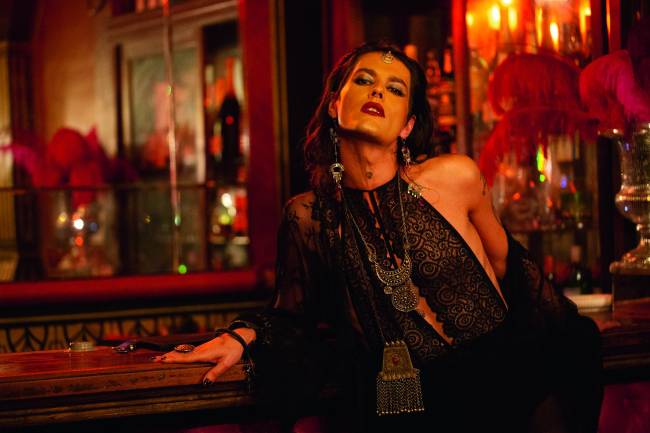 Filipe Catto homenageia Gal Costa em show na Casa Natura Musical