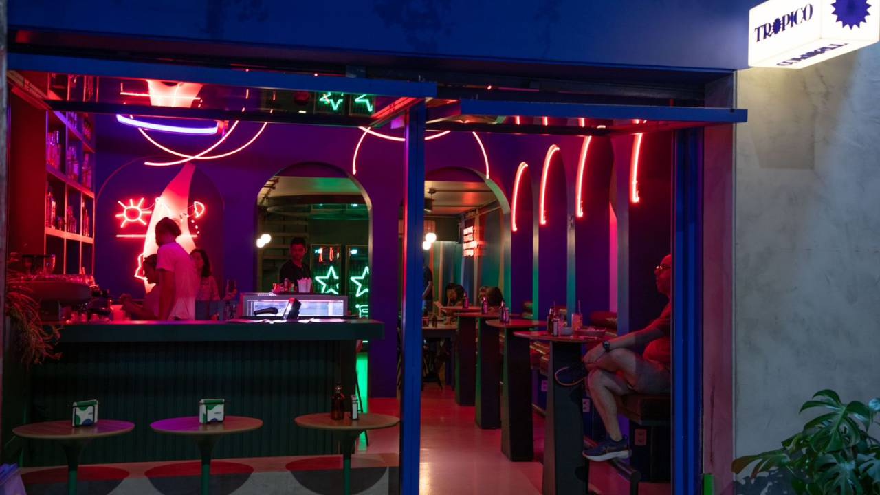 Fachada do bar-restaurante Trópico.