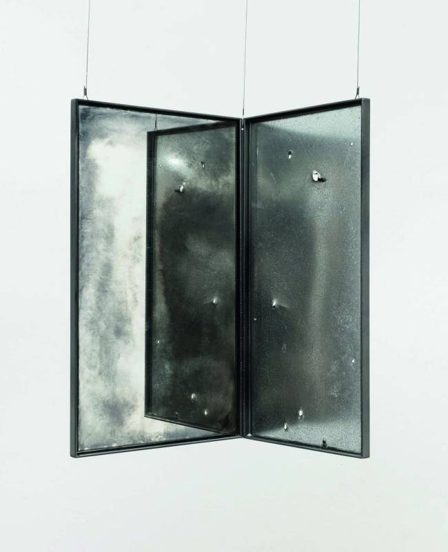 Tempo e linguagem são temas de exposição de Carolina Cordeiro na Galatea