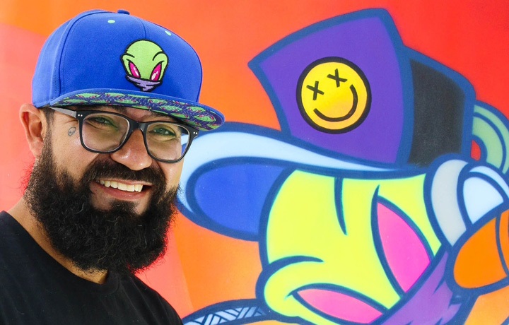 Artista de Carapicuíba expõe obras em grafite no Louvre