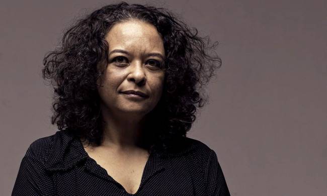 CONVIDADA 1 – Divulgação.jpg A romancista Ana Maria Gonçalves é convidada da palestra de abertura com o tema “Reescrevendo o Brasil: A Missão 85 anos depois”, ao lado do líder yanomami Davi Kopenawa e o escritor Geovani Martins. A mediação é da pesquisadora da poesia brasileira contemporânea negra Heleine Fernandes