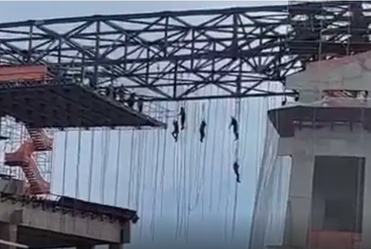 Polícia interdita área próxima a obra que desabou na Zona Sul