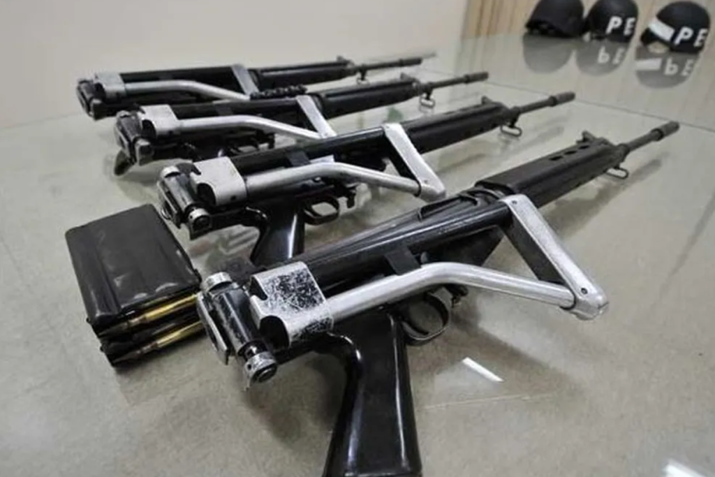 Quatro fuzis roubados do Exército em Caçapava.