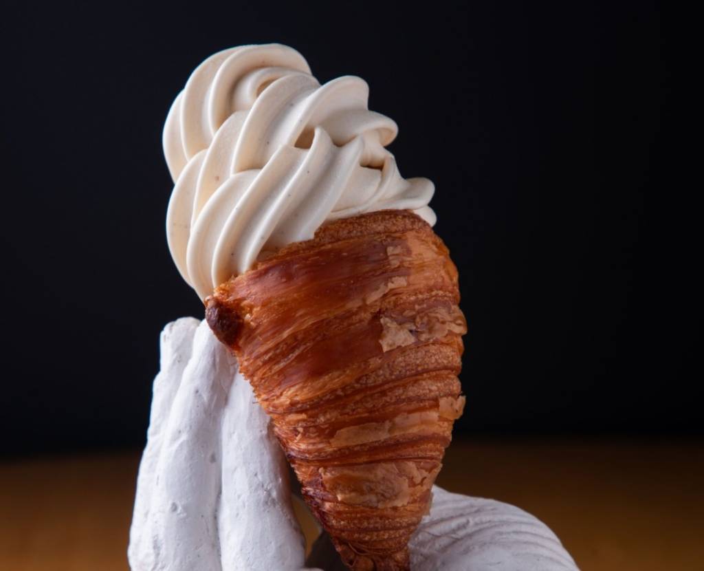 Evvai agrada público com croissant com sorvete na Feira dos Campeões