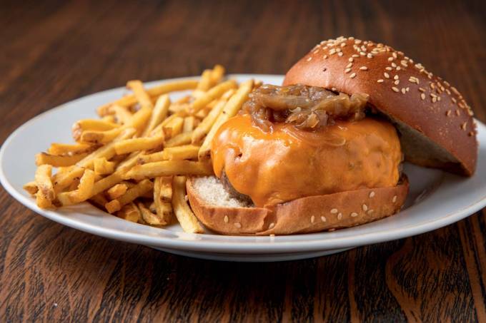 minetta`s burger com fritas _ deBetti Ibirapuera _ restaurantes