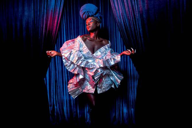 Cantora senegalesa Marieme se apresenta em São Paulo