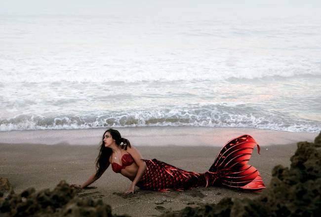 Instrutora de sereísmo fala sobre mergulhar nos próprios sonhos