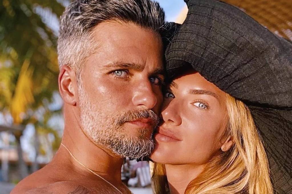 Bruno Gagliasso reage a fotos sensuais de Giovanna Ewbank: ‘É hoje!’