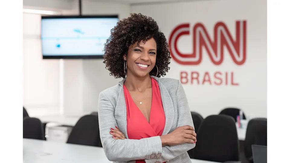 Apresentadora Luciana Barreto anuncia saída da CNN Brasil