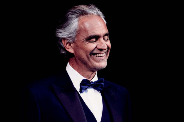 Concerto natalino na Praça Charles Miller terá Andrea Bocelli e Simone