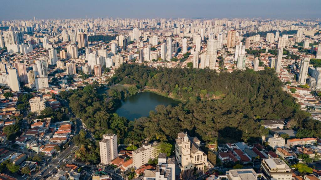 Falha em subestação elétrica no Cambuci deixa bairros sem luz