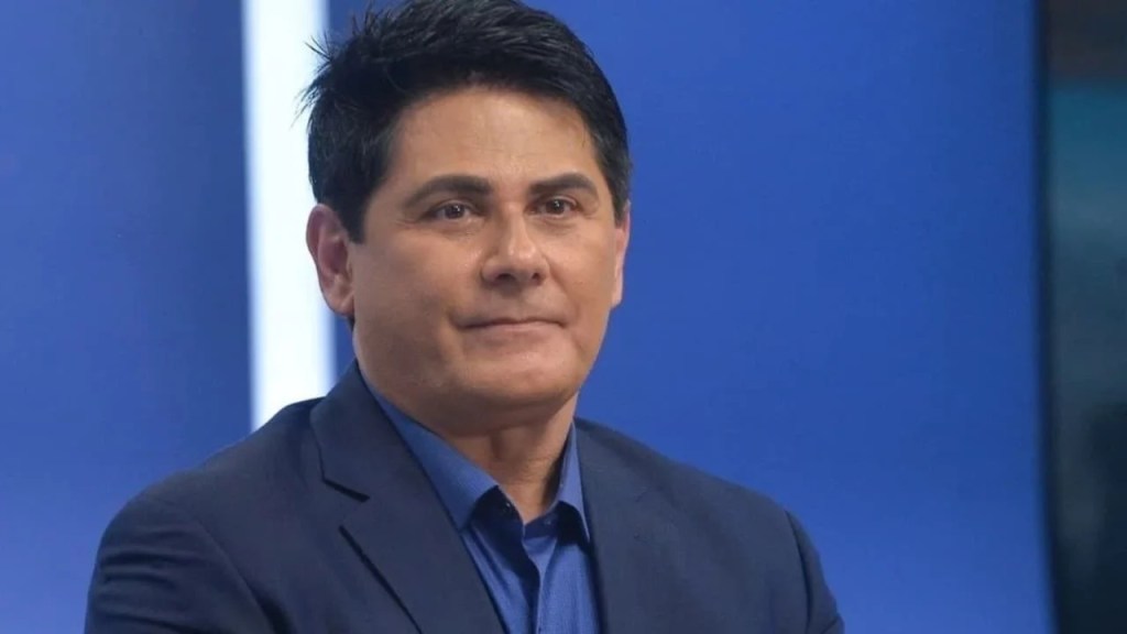 Cesar Filho volta a apresentar telejornal no SBT