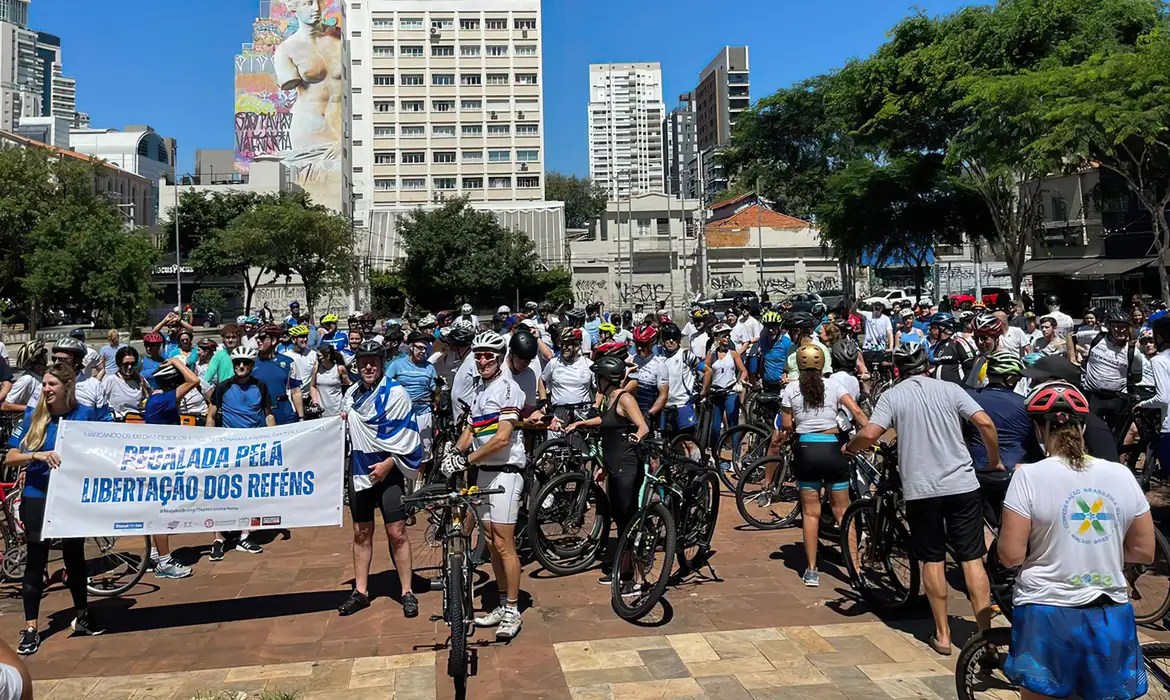 ciclistas-parque-do-povo-israel-hamas