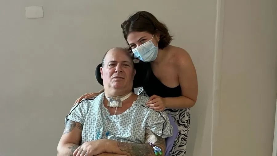 Músico Mingau segue em clínica de reabilitação após alta médica