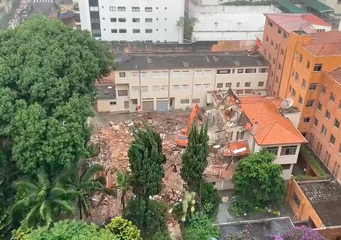 Casarão histórico é demolido em Cerqueira César