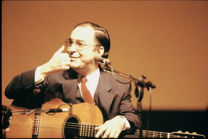 João Gilberto, cantando no Palace.