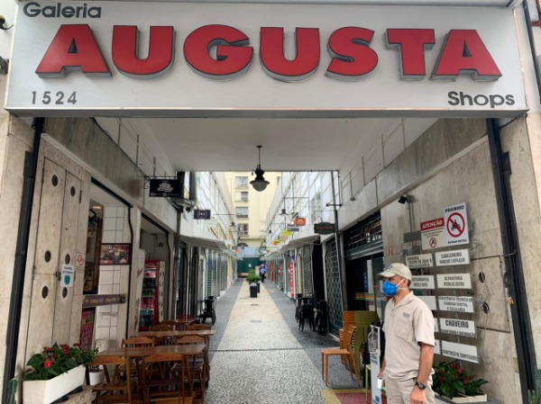 Comerciantes de galeria na Rua Augusta estão há seis dias sem água