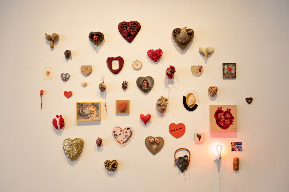 'Coleção de Artista': objetos obtidos em viagens ou como presente por Rochelle Costi