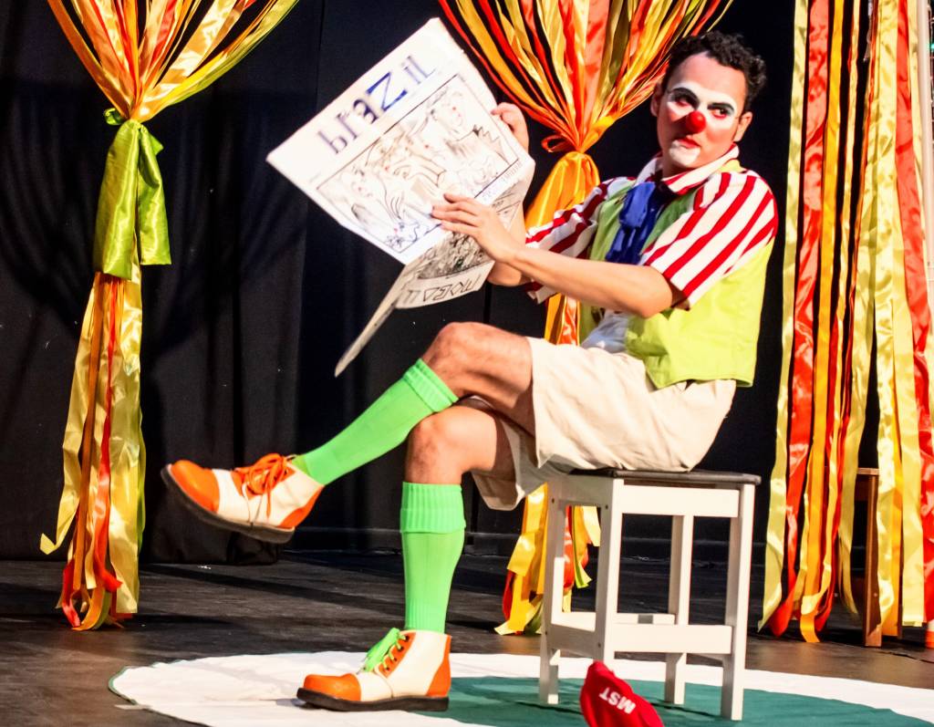Espetáculo sobre a arte da palhaçaria paraense chega ao Teatro Alfredo Mesquita