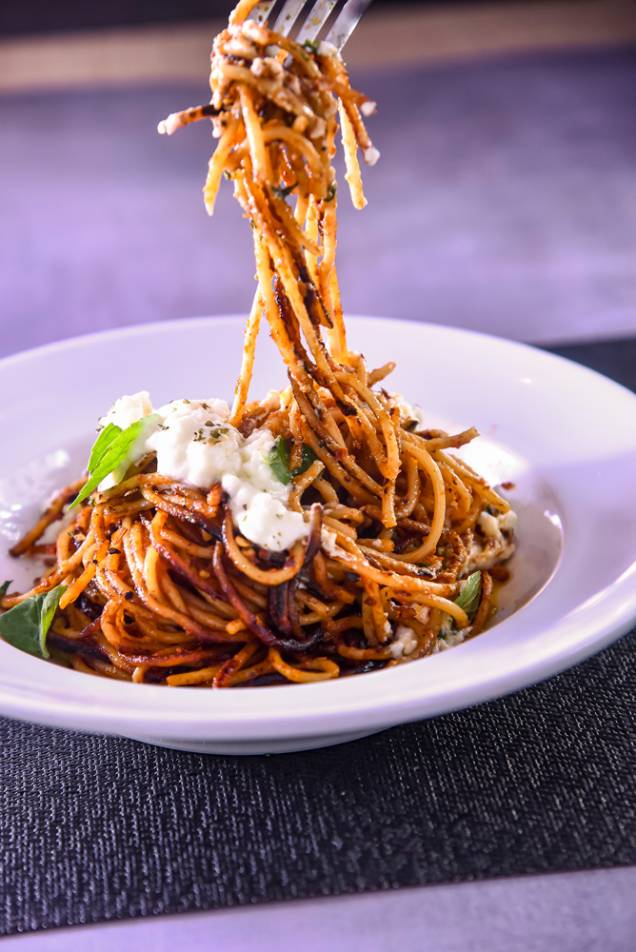 Macarrão à assassina do Spaghetteria do Cintra: típico da cidade de Bari, na Puglia Macarrão à assassina do Spaghetteria do Cintra: típico da cidade de Bari, na Puglia